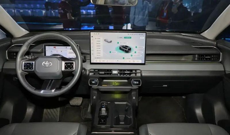  想换车又怕踩坑？丰田RAV4这次降价真能冲吗？ 汽车科技