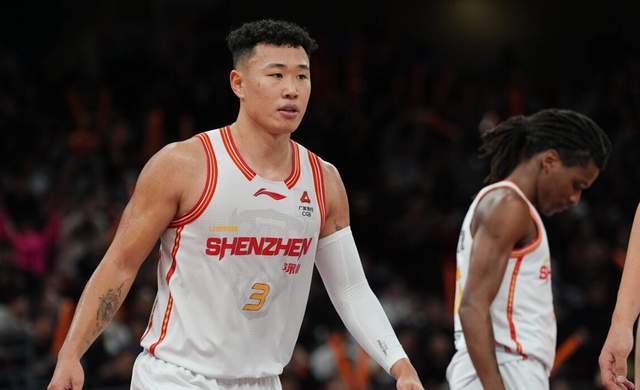  突破瓶颈的心理跃迁：从边缘人到领袖的进阶之路 情感心理