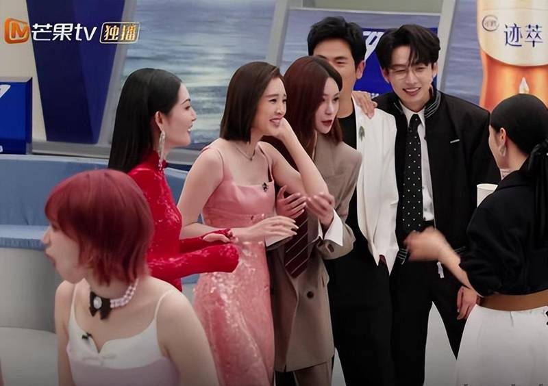  《乘风2026》直播技术复盘：当35+姐姐遇见实时镜头，芒果台暴露了哪些系统级缺陷 娱乐新闻