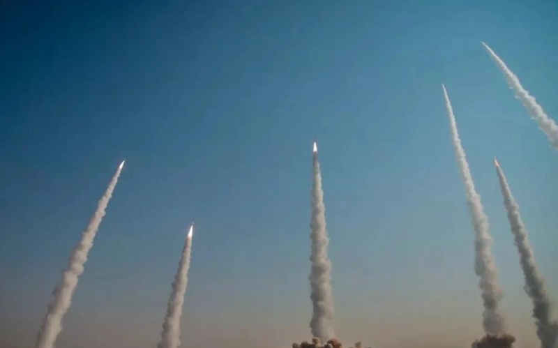 【信息战深度复盘】特朗普24小时舆论操控术:一场精心设计的信息博弈 新闻