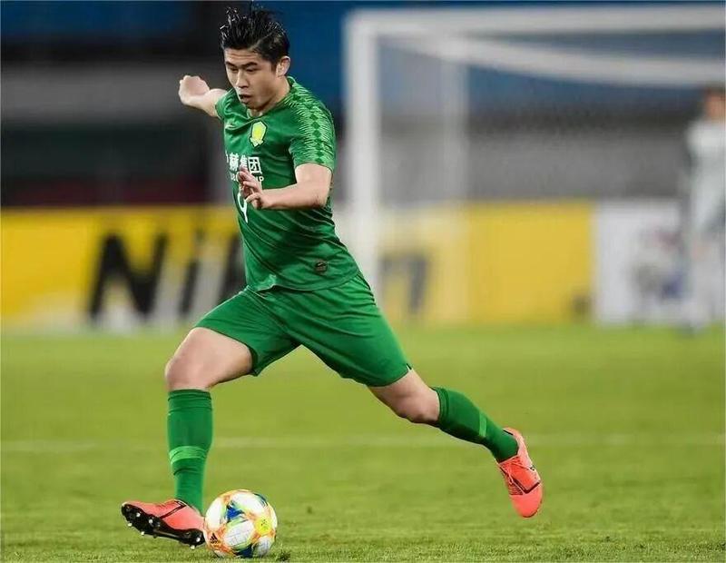  【深度解析】从荷甲破门到金球加冕：张玉宁的成长技术图谱与战术价值 体育新闻