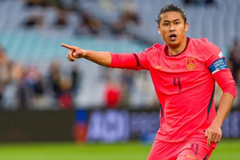  【深度解析】从荷甲破门到金球加冕：张玉宁的成长技术图谱与战术价值 体育新闻