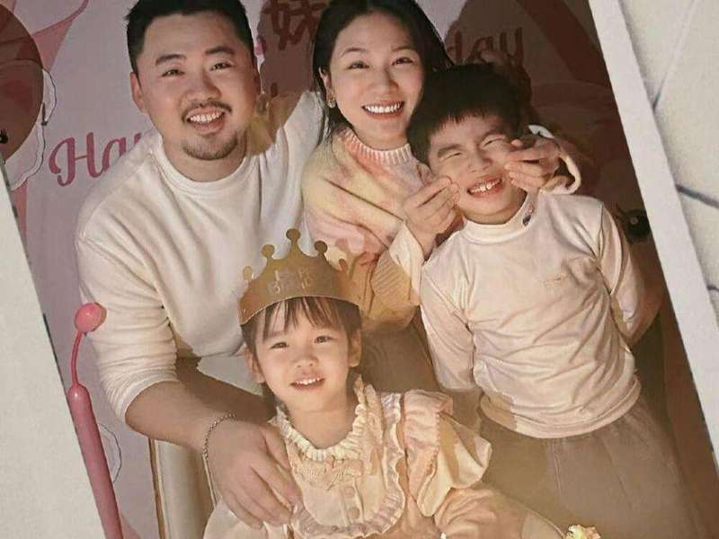  从选秀冠军到幸福母亲：黄英曹帅十一年的「分工经济学」 情感心理