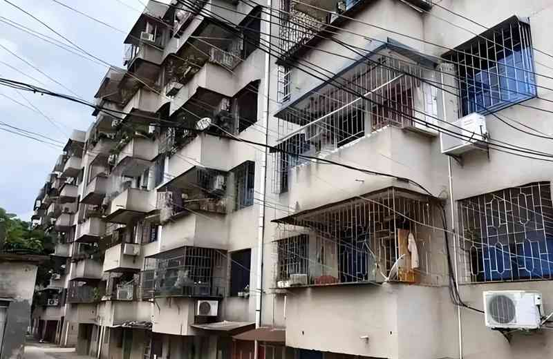  预制板房困局：建筑结构缺陷与居住品质危机的深度解码 房产家居