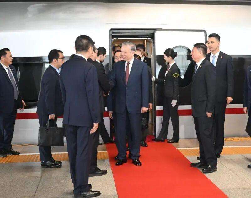 从“和谐号”到“复兴号”:越南高铁的东方解题思路 新闻